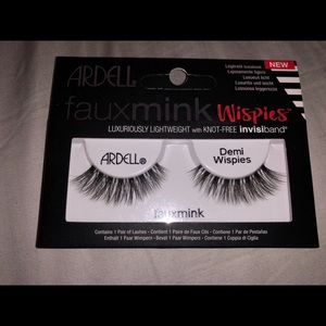 Faux eyelashes strips